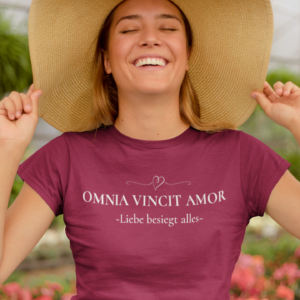 t-shirt-mockup-of-a-happy-woman-wearing-a-large-sun-hat-22504